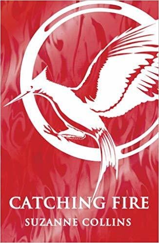 Suzanne Collins: Catching Fire (Paperback, 2018, Scholastic)